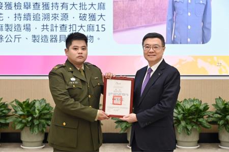 2024年6月17日行政院長卓榮泰主持行政院毒品防制會報第三十五次會議4. 　共7張