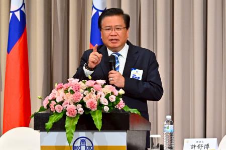 2026年7月8日行政院長卓榮泰出席全國商業總會第12屆第3次會員代表大會 　共5張