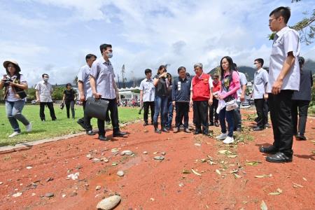 2023年9月5日行政院長陳建仁視察海葵颱風臺東縣學校受災情形12　共12張