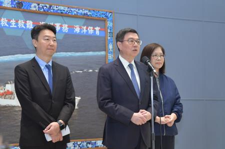 2024年6月3日行政院長卓榮泰出席海委會海巡署「113年端節威力掃蕩誓師暨接裝典禮」　共13張