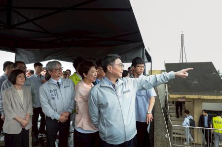 2026年6月12日行政院長卓榮泰視察新營糖廠活化規劃 　共4張