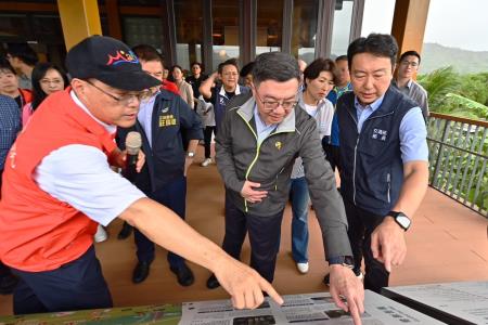2024年10月26日行政院長卓榮泰視察利吉惡地地質國家公園。