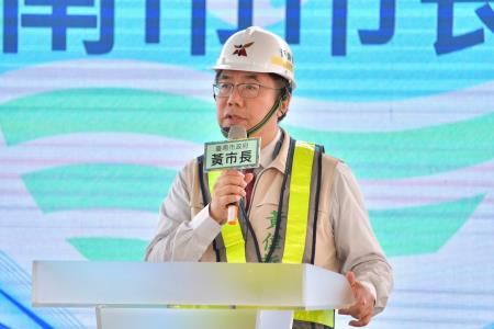 2023年10月29日行政院長陳建仁視察曾文南化聯通管工程計畫_3