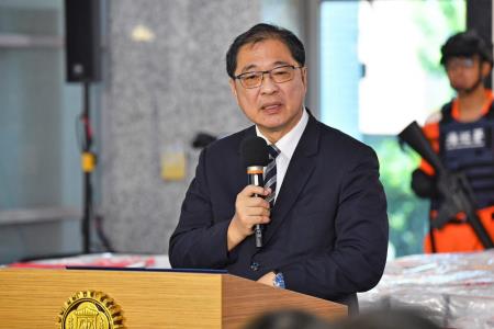 2026年10月17日行政院長卓榮泰出席調查局南機站偵辦「帝詩號遊艇走私愷他命毒品案」記者會 　共8張
