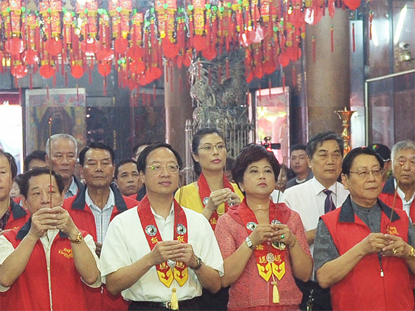 江院長至板橋上香參拜  祈求風調雨順國泰民安 　共1張