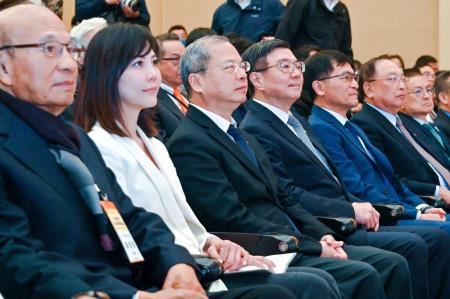 2025年1月14日行政院長卓榮泰出席「中小微企業多元振興發展計畫」啟動儀式。　共7張