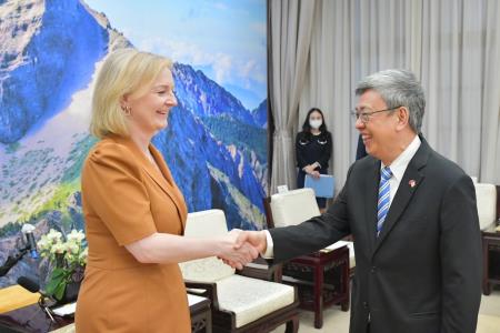 2023年5月17日行政院長陳建仁接見英國前首相特拉斯（Liz Truss）下議員　共7張