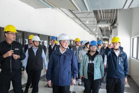 2026年5月1日行政院長卓榮泰視察馬祖酒廠南竿二場新建工程進度 　共5張