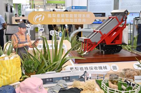 2024年10月17日行政院長卓榮泰出席「2024台灣創新技術博覽會」開幕典禮。　共10張