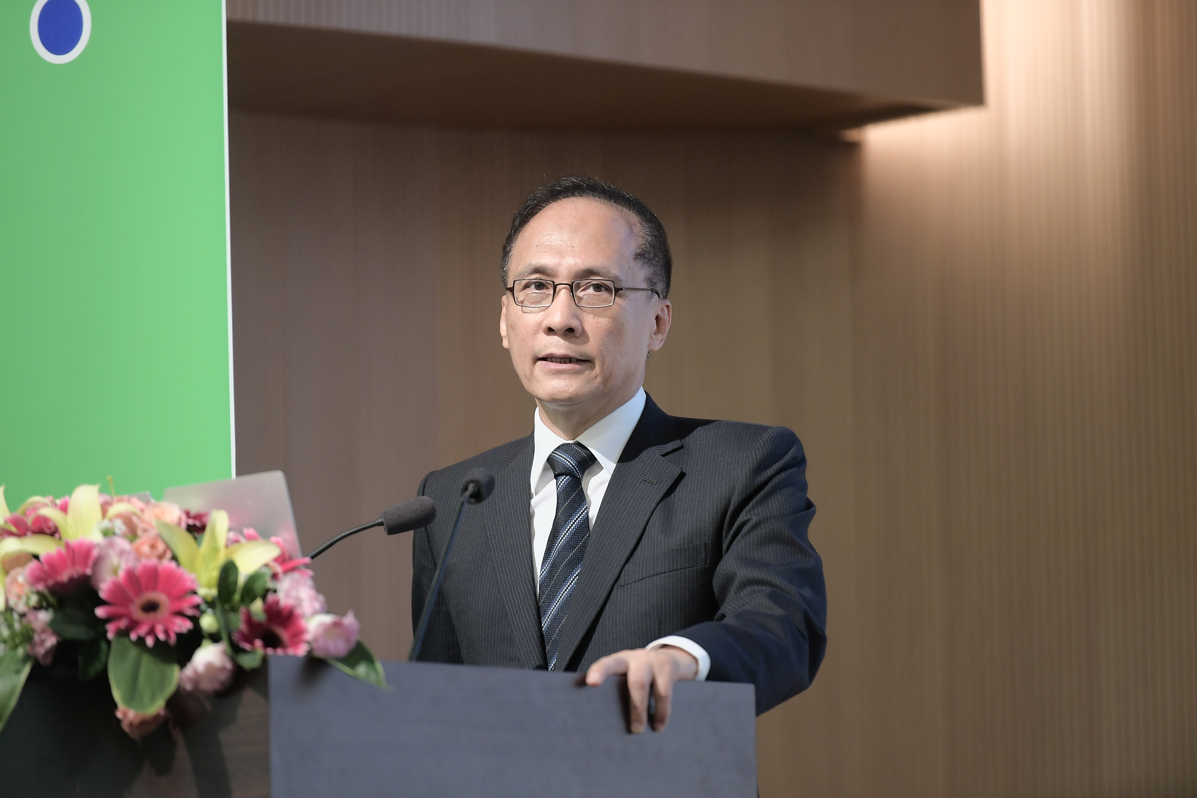 林揆：金融業支持綠能產業 讓台灣成為亞洲的典範　共2張