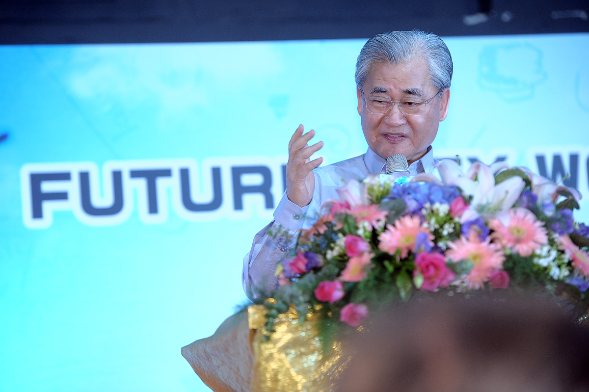 毛揆：空總創新基地與國際接軌 勾勒未來智慧生活 　共3張