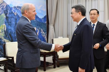 2024年9月9日行政院長卓榮泰接見加拿大駐台北貿易辦事處（CTOT）倪傑民代表一行