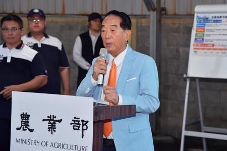 2026年10月29日行政院長卓榮泰視察花蓮漁港儲冰廠及冰凍庫新建工程規劃辦理情形 　共6張