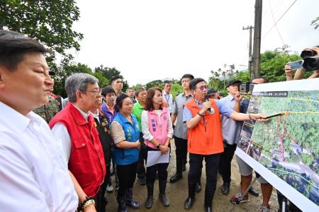 2023年9月6日行政院長陳建仁視察壽豐鄉豐山村民宅受災情形S__6742441_0 　共14張