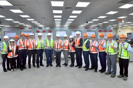 卓院長今(16)日視察中油觀塘接收站及台電大潭廠增建計畫照片 共12張_12 　共12張
