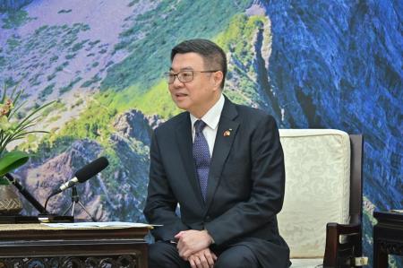 2024年5月22日行政院長卓榮泰接見新加坡「第16任總統暨副總統就職典禮」訪團。　共6張
