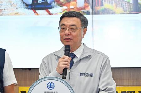 2025年10月3日行政院長卓榮泰視察114年中秋節連假鐵公路疏運辦理情形 　共8張