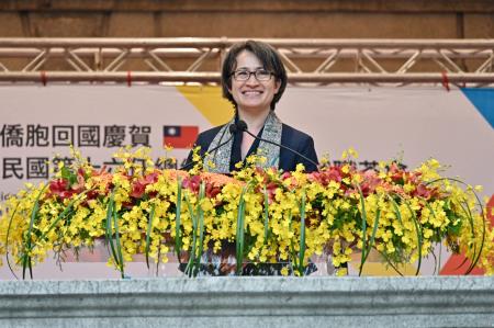 卓院長今(21)日出席「海外僑胞回國慶賀中華民國第十六任總統、副總統就職茶會」照片 共6張　共6張