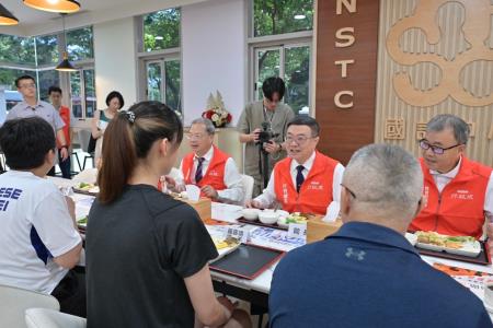 2024年6月15日行政院長卓榮泰視察國家運動訓練中心、國家運動科學中心及國家培訓隊備戰2024巴黎奧運及巴黎帕運情形_4 　共13張