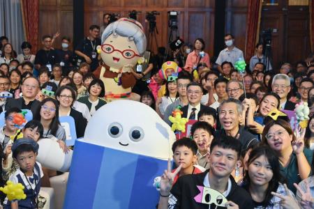 行政院長卓榮泰出席公視兒少頻道「小公視 PTS XS」開台記者會　共8張