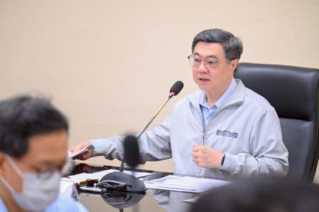 2026年6月1日行政院長卓榮泰主持因應中東衝突民生安定專案會議 　共2張