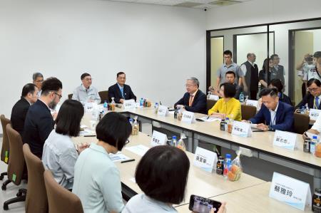 2026年6月5日行政院長卓榮泰參訪旭東機械工業股份有限公司 　共6張