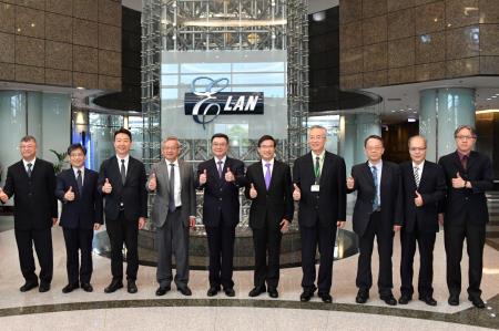 2024年7月16日行政院長卓榮泰參訪義隆電子股份有限公司 _2_　共16張