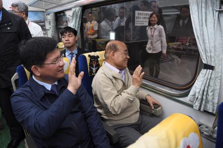 2019年3月17日行政院長蘇貞昌視察「高雄鐵路地下化通車後車站廢氣污染改善情形_1