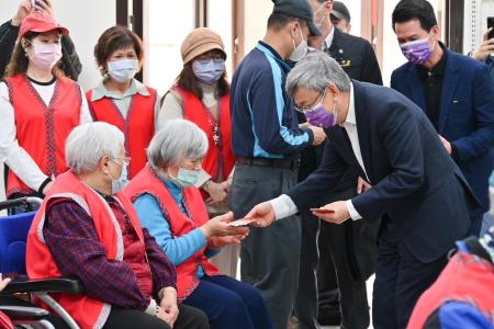 陳院長今（13）日參訪財團法人新北市私立台灣天主教安老院照片_5 共9張 　共9張