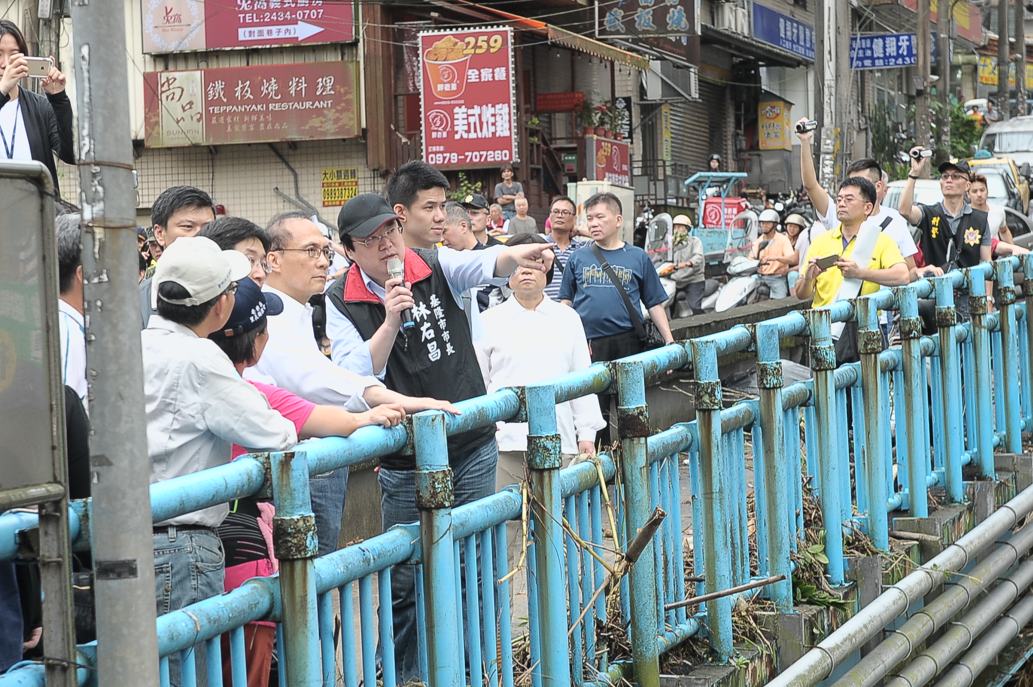 林揆至基隆及新北勘災 指示從優從寬補助災損