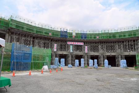 2026年5月16日行政院長卓榮泰視察屏東國際棒球場工程進度 　共6張