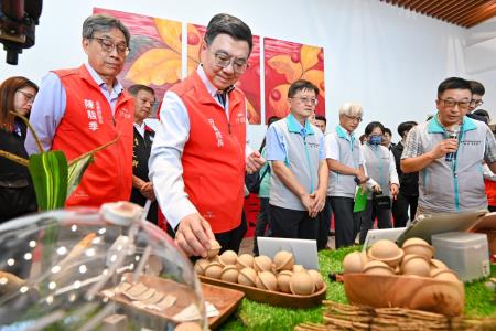2024年9月28日行政院長卓榮泰視察有機農業研究中心