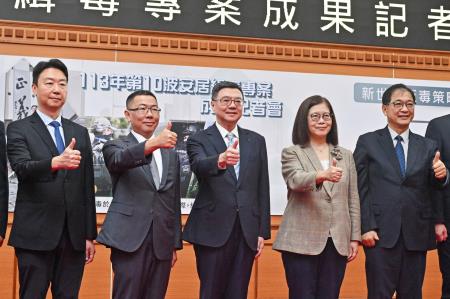 卓院長今(12)日出席113年「第10波安居緝毒專案」成果記者會照片 共7張