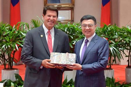 2024年9月4日行政院長卓榮泰接見「美國台灣商業協會」訪團一行 _1_　共7張