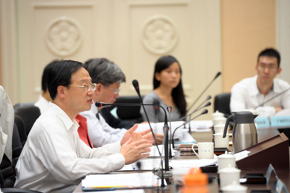行政院青年顧問團召開第二次會議 江揆盼注入智慧與創意 形成國家未來政策 　共2張
