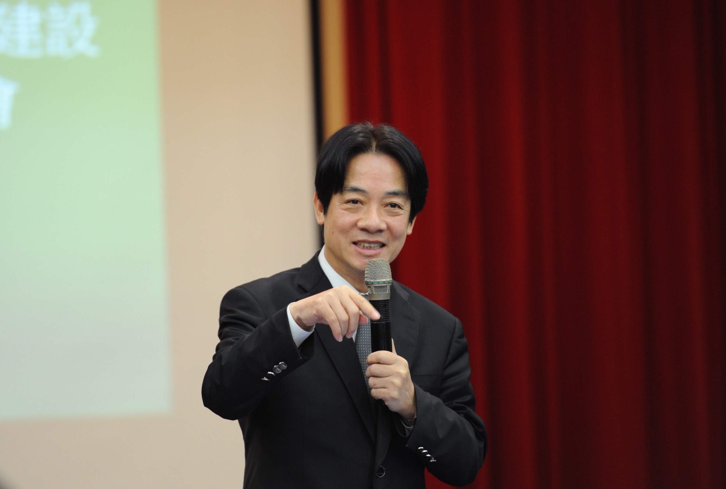 率領行政團隊至花蓮 賴揆盼中央地方共同合作 提升前瞻及長照計畫執行成效　共5張