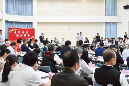 2025年4月12日行政院長卓榮泰出席彰化產業座談會_1　共12張