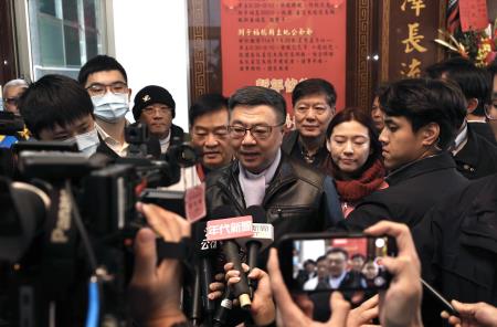 2025年1月29日行政院長卓榮泰赴洲子福德廟參拜祈福S__137920648　共19張