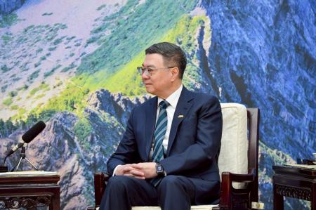 2025年4月14日行政院長卓榮泰接見英國在台辦事處包瓊郁代表一行　共8張