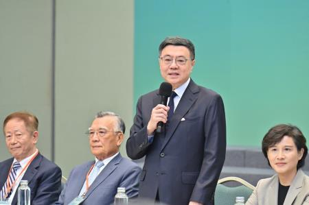 2024年9月3日行政院長卓榮泰出席「行政院經濟發展委員會」顧問會議開幕典禮　共10張