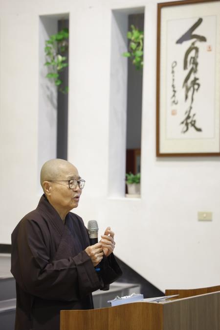 2026年2月8日行政院長卓榮泰參訪「財團法人宜蘭縣私立佛教幸夫社會福利慈善事業基金會附設幸夫愛兒園」 　共8張