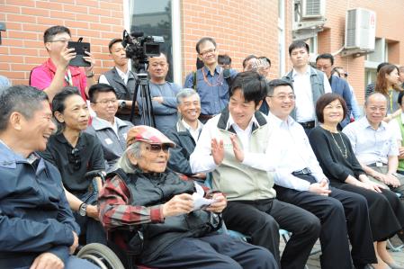 視察鍾肇政文學生活園區整建情形_2