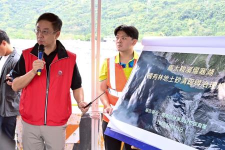 2025年10月25日行政院長卓榮泰視察「馬太鞍溪橋重建、馬太鞍溪上下游疏濬復建」工程進度 　共7張