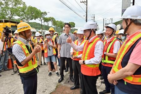 卓院長今（25）日視察「台電公司桃園區處穩定供電作業」照片 共9張　共9張