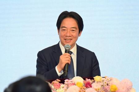 2026年6月30日行政院長卓榮泰出席「臺灣漫遊錄」獲獎慶功宴 　共12張