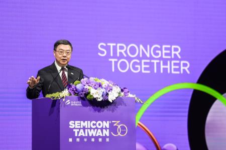 2025年9月10日行政院長卓榮泰出席「SEMICON Taiwan 2025國際半導體展」開幕典禮　共10張
