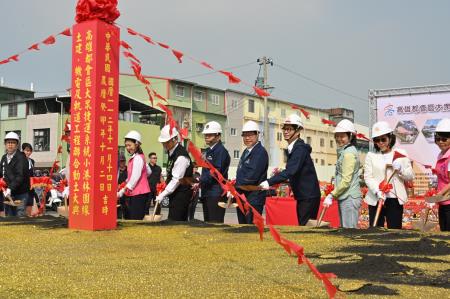 2023年11月14日行政院副院長鄭文燦出席「高雄都會區大眾捷運系統小港林園線土建、機電及軌道工程聯合動土典禮」_5 　共6張