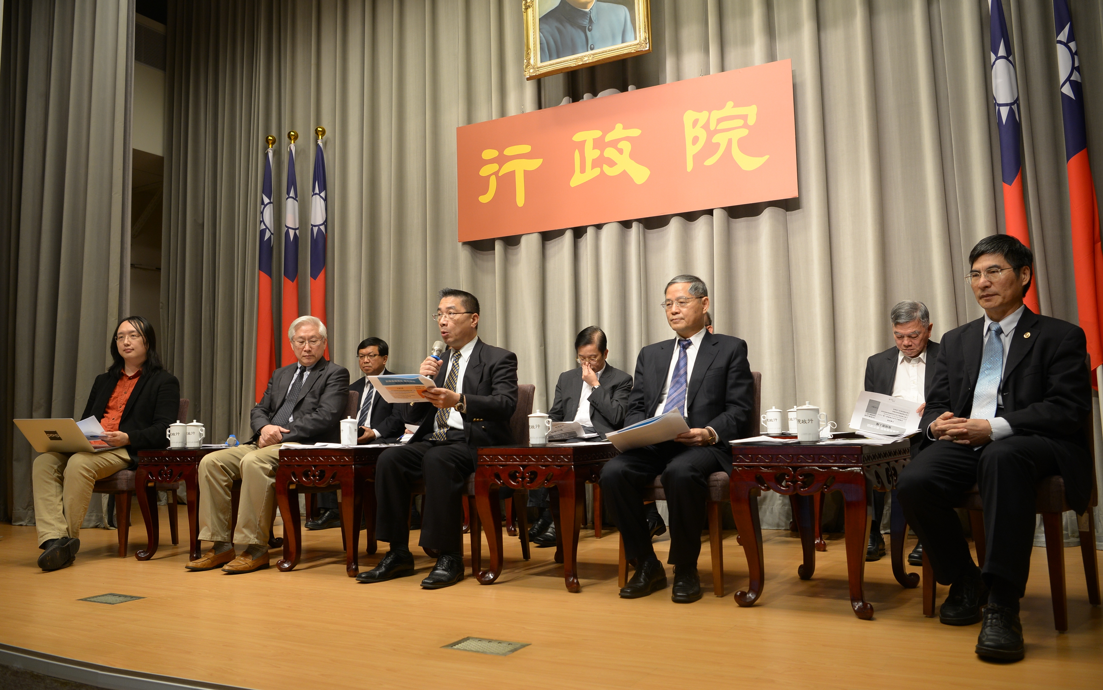 政院：「前瞻基礎建設計畫」數位建設 法規鬆綁、投資未來 　共3張
