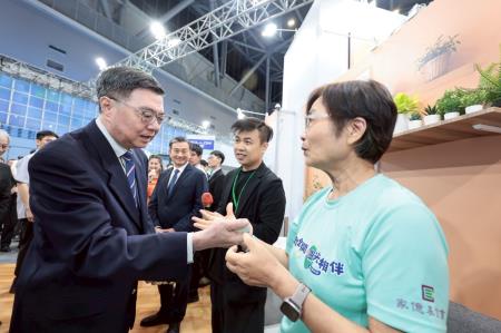 2026年6月12日行政院長卓榮泰出席大南方AI智慧健康展開幕典禮 　共8張