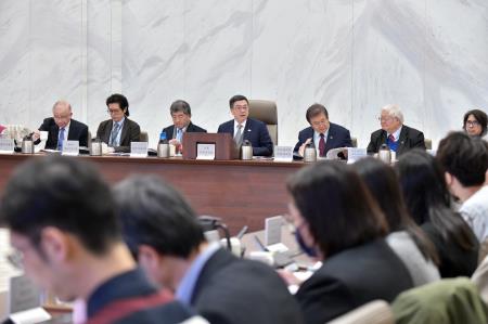 行政院長卓榮泰主持中央癌症防治會報第20次會議 　共8張